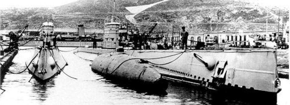 Barcos y submarinos de combate    